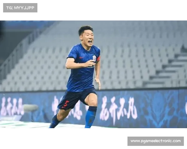 朱辰杰防线领袖作用 申花年轻中卫承担后防指挥职责